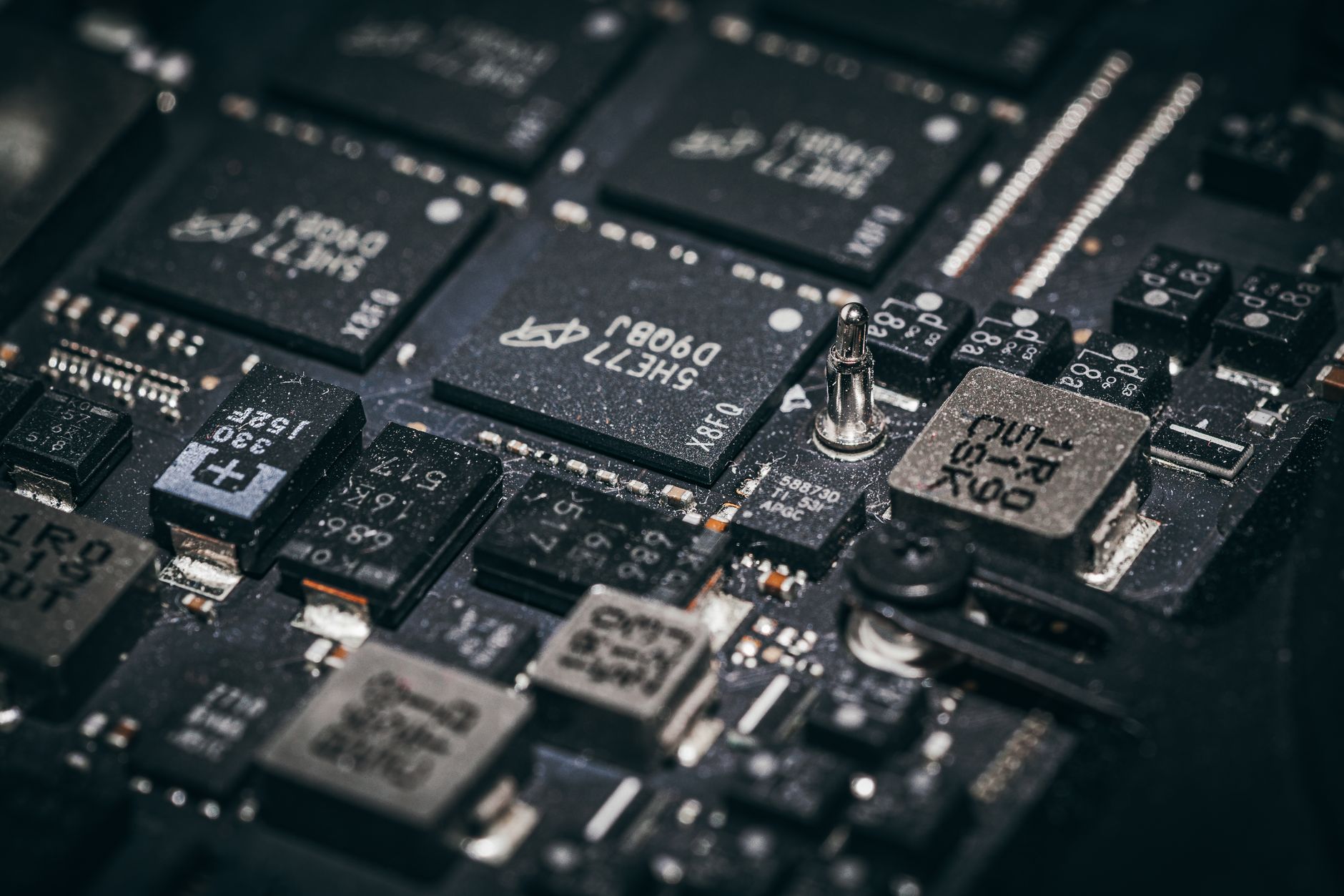 How Semiconductors Are Manufactured - Featured image